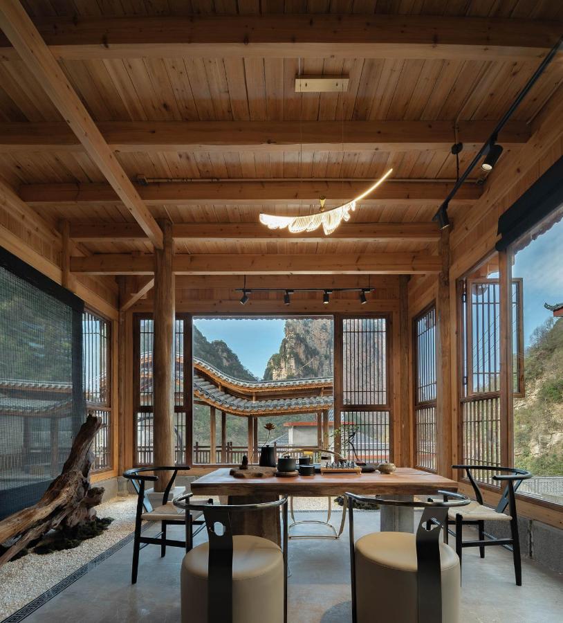 Hotel 雾里观阵山 Foggy Valley